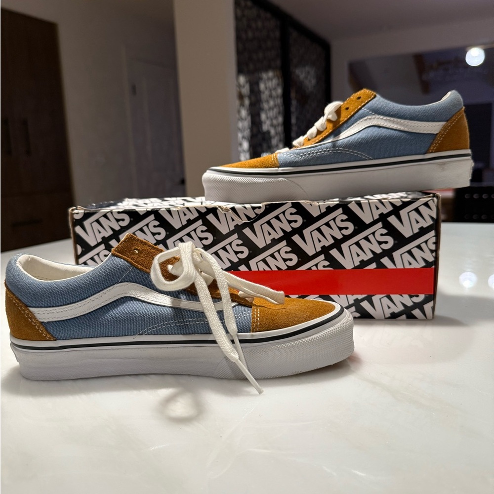 Vans Blue and Brown Low-Top Sneakers 4.5 M 6 W